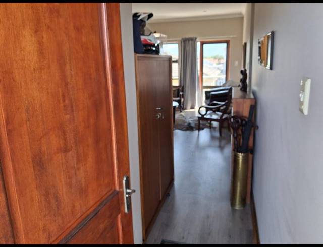 2 BEDROOM APARTMENT FOR SALE IN GEORGE CENTRAL